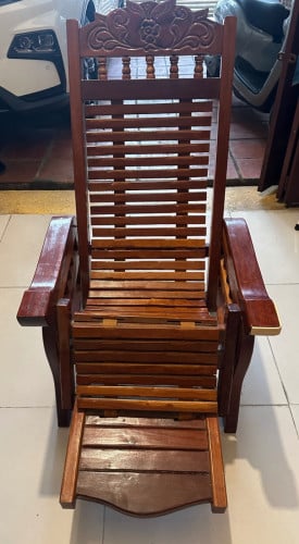 កៅអីប៉ាវអុីឈើ