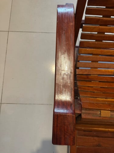 កៅអីប៉ាវអុីឈើ