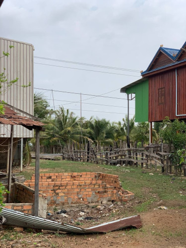 ដី និងផ្ទះលក់