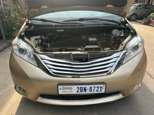 សុីណា/011/ full ឡានស្អាតថ្មី 066477787
