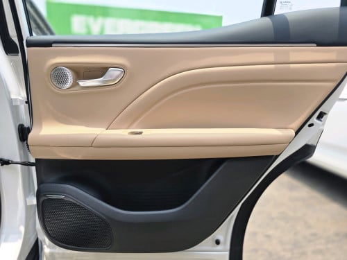 មានក្នុងស្តុកស្រាប់!2026 GAC i60 REEV 210 （plug in Hybrid)