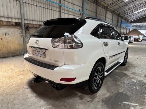 ម្ចាស់ដេីម​ ថ្មីខ្លាំងណាស់​ 330. 05 Half Full ពណ៌​សកាំម៉ៃ​