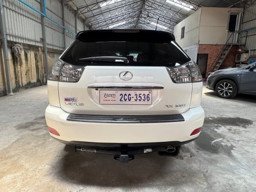 ម្ចាស់ដេីម​ ថ្មីខ្លាំងណាស់​ 330. 05 Half Full ពណ៌​សកាំម៉ៃ​