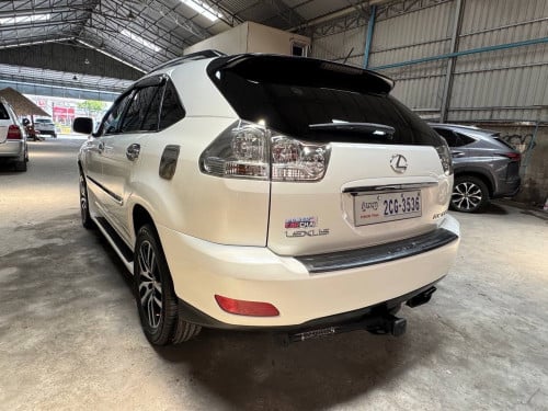ម្ចាស់ដេីម​ ថ្មីខ្លាំងណាស់​ 330. 05 Half Full ពណ៌​សកាំម៉ៃ​