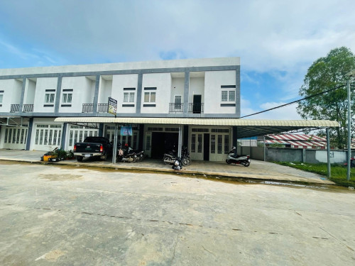 ផ្ទះខាងសល់ដីចំហ៊ាងជិត៤ម៉ែតលក់47000$ចចារ ហ្រ្វឺសំយ៉ាប ផ្លង់ក្នុងដៃស្រាប់