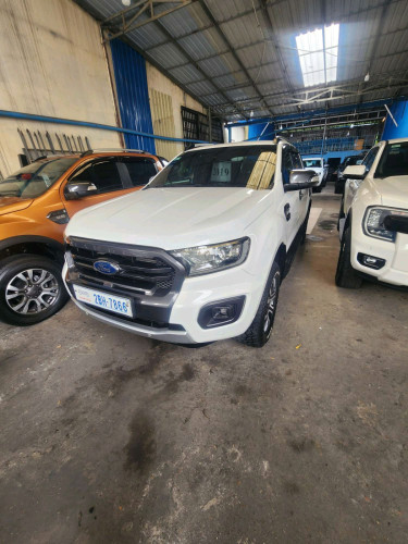 មានលក់ Ford .Masda .Revo