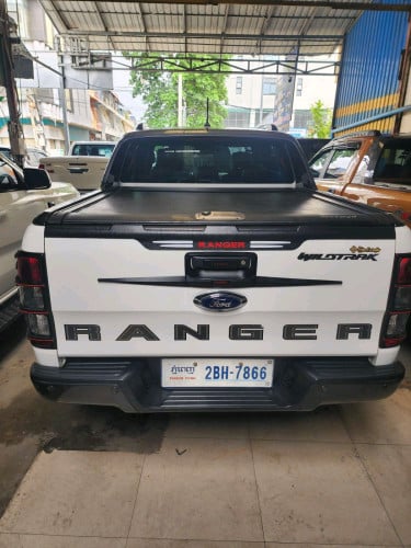 មានលក់ Ford .Masda .Revo