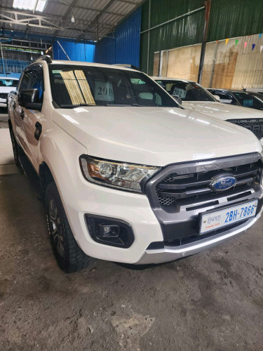 មានលក់ Ford .Masda .Revo