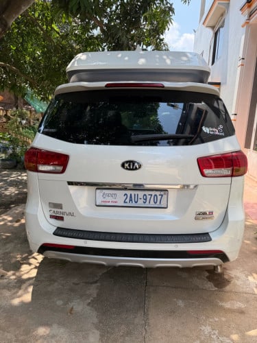លក់Kia carnival  ឡានក្រុមហ៊ុនប្រភេទlimousine ថ្នាំសុីនមួយជុំ