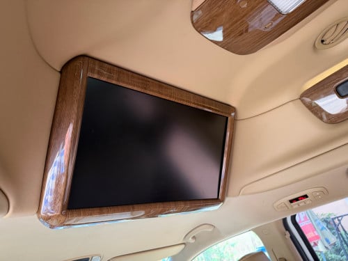 លក់Kia carnival  ឡានក្រុមហ៊ុនប្រភេទlimousine ថ្នាំសុីនមួយជុំ