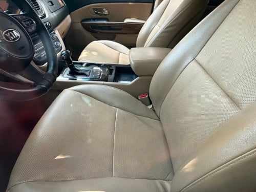 លក់Kia carnival  ឡានក្រុមហ៊ុនប្រភេទlimousine ថ្នាំសុីនមួយជុំ