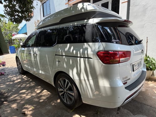 លក់Kia carnival  ឡានក្រុមហ៊ុនប្រភេទlimousine ថ្នាំសុីនមួយជុំ
