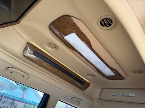 លក់Kia carnival  ឡានក្រុមហ៊ុនប្រភេទlimousine ថ្នាំសុីនមួយជុំ