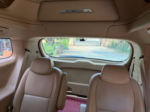 លក់Kia carnival  ឡានក្រុមហ៊ុនប្រភេទlimousine ថ្នាំសុីនមួយជុំ