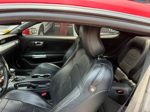លក់បន្ទាន់ម្ចាស់ដេីមទី១ Mustang 2015  ធានាថ្មីដូចខ្លាញ់គោ