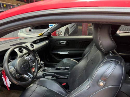 លក់បន្ទាន់ម្ចាស់ដេីមទី១ Mustang 2015  ធានាថ្មីដូចខ្លាញ់គោ