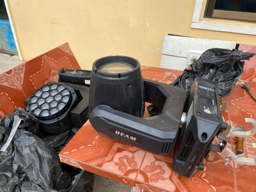ភ្លើងញ៉ាក់ អកកេស អកកាដង់ Only light for sell