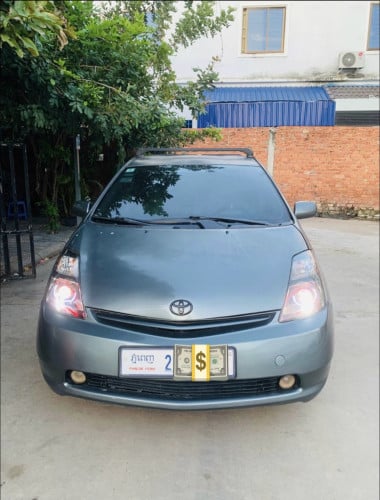 រថយន្តសម្រាប់ជួល Prius 04-013