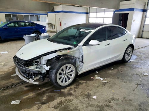 សាង Tesla Model 3 2022