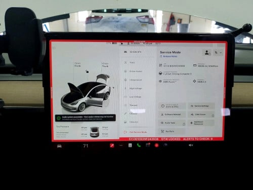 សាង Tesla Model 3 2022