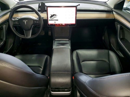 សាង Tesla Model 3 2022