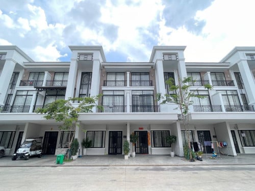 🏡វីឡាកូនកាត់ LAសម្រាប់លក់!