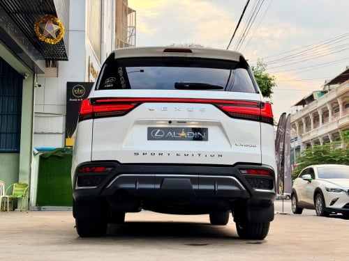 2024 Lx 600 F sport 1800km ប៉ុណ្ណោះ