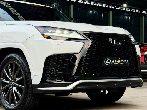 2024 Lx 600 F sport 1800km ប៉ុណ្ណោះ
