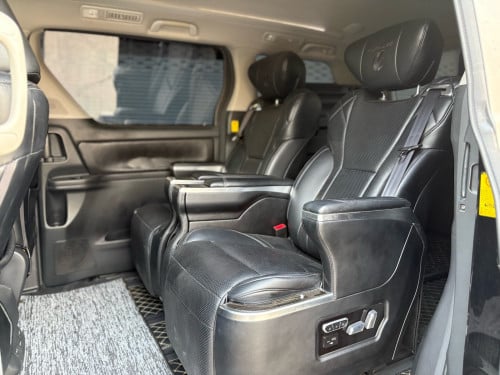 Alphard 2010 pong1ម្ចាស់ទី១ auto 3 កៅឣីម៉ាស្សារ