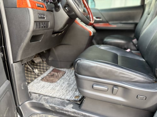 Alphard 2010 pong1ម្ចាស់ទី១ auto 3 កៅឣីម៉ាស្សារ