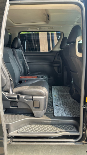 Alphard Full Option បើកដំបូល