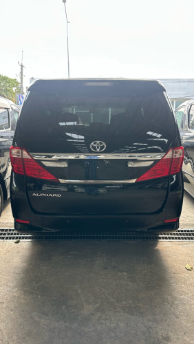 Alphard Full Option បើកដំបូល