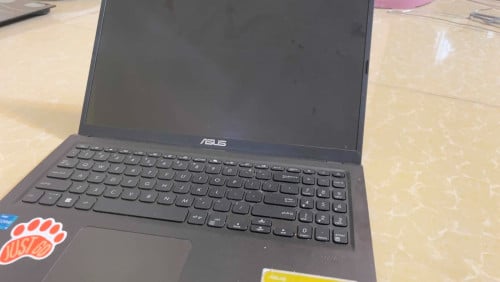 Asus Vivo book (97%)