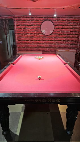 Riley Billiard table set (negotiable)