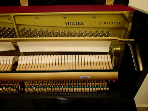 Broken Piano, can use the parts for substitute