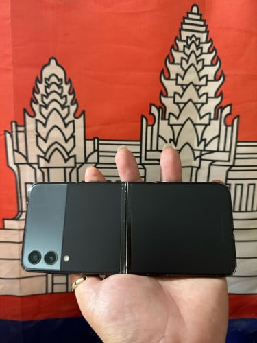 Flip 3 / ram8g / 256g / Korea sim 1 / សុំណុំហ្សុីនទាំងអស់ លក់តំលៃក្រោមទីផ្សារ 125$ ដាច់