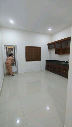 House for rent have furniture