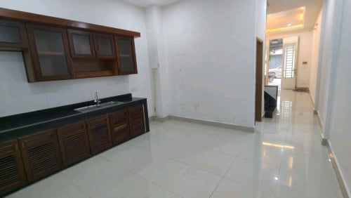 House for rent have furniture