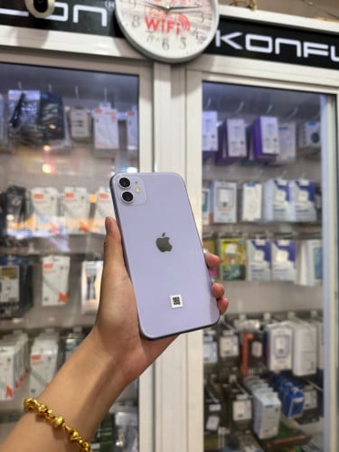 iPhone 11 ពណ៌ស្វាយ 🍏 64GB LLA Battery 91% 🔋 តួស្អាត 99% សំណុំហ្សីន អត់ជាប់អី