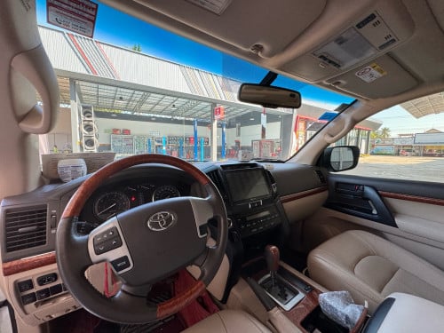 Land Cruiser 2015 full option