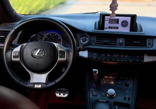 Lexus CT 200h 2011 full កាន់លុយ 5500$ ដកឡានបាន