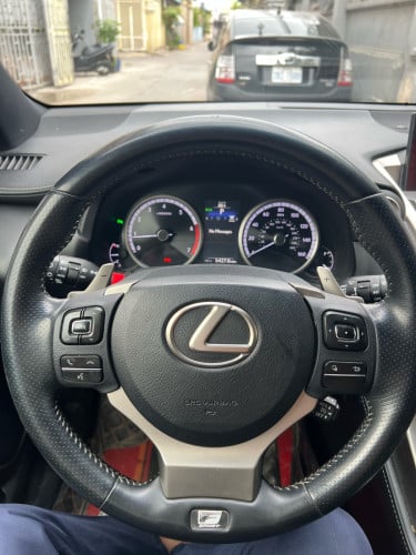 Luxes 200t 2015 Fsport ឡានម្ចាស់ផ្ទាល់ទេីបជិះចង់លក់( 30000$)