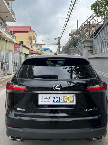 Luxes 200t 2015 Fsport ឡានម្ចាស់ផ្ទាល់ទេីបជិះចង់លក់( 30000$)