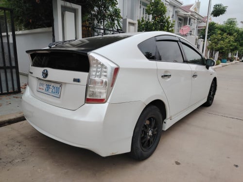 Prius 011 options 4 solar ក្នុងលឿង លក់16100$