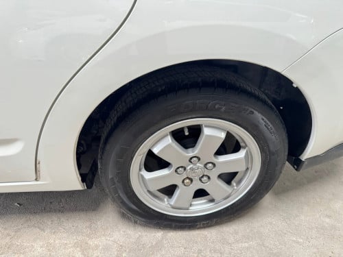 Prius 05 Half Full ពណ៌​ស​ ម្ចាស់ដេីម​ ថ្មីខ្លាំងណាស់​