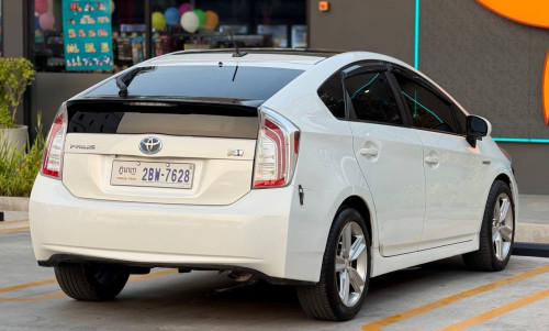 Prius 2012 opt Sola មានលុយ 6000$ ដកឡានបានភ្លាម