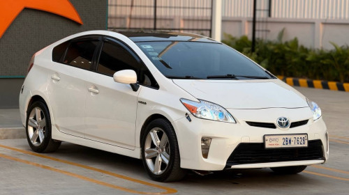 Prius 2012 opt Sola មានលុយ 6000$ ដកឡានបានភ្លាម