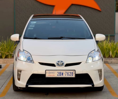 Prius 2012 opt Sola មានលុយ 6000$ ដកឡានបានភ្លាម