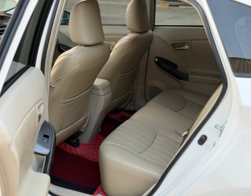 Prius 2012 opt Sola មានលុយ 6000$ ដកឡានបានភ្លាម