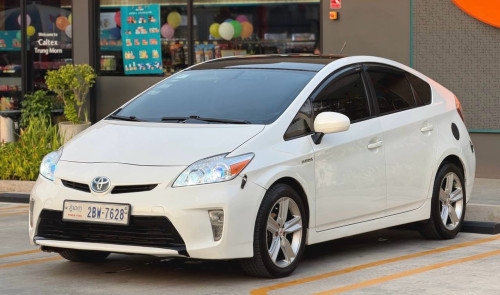 Prius 2012 opt Sola មានលុយ 6000$ ដកឡានបានភ្លាម